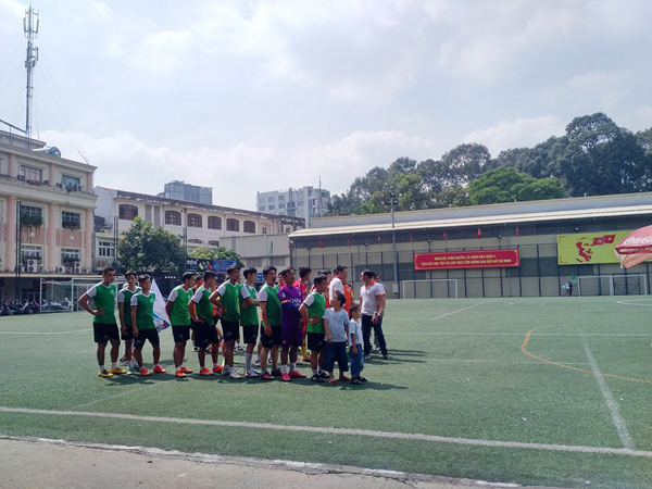 Trận chung kết giải bóng đá doanh nghiệp trẻ YBA 2016