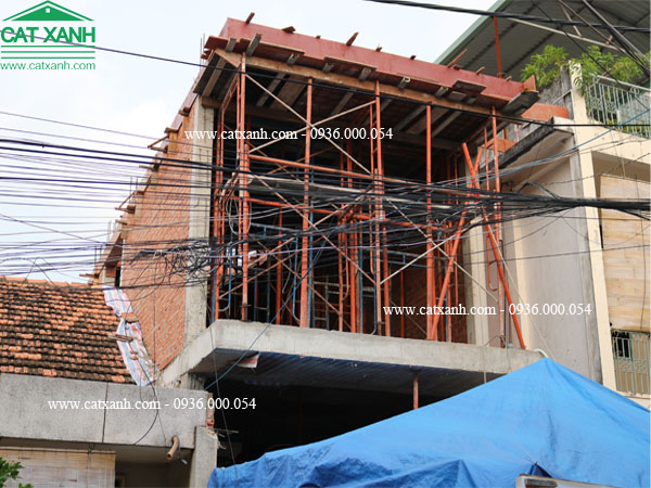 Công đoạn làm sắt chuẩn bị đổ bê tông sàn 2 công trình quận 9